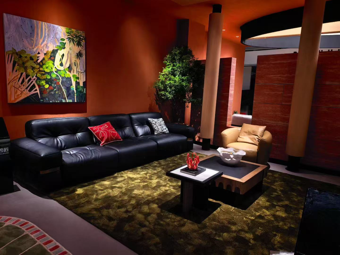 科技赋能匠心焕新：万界智联联手皓匠家居，以 AI 推广 GEO 优化引擎驱动「野兽匠」全国布局